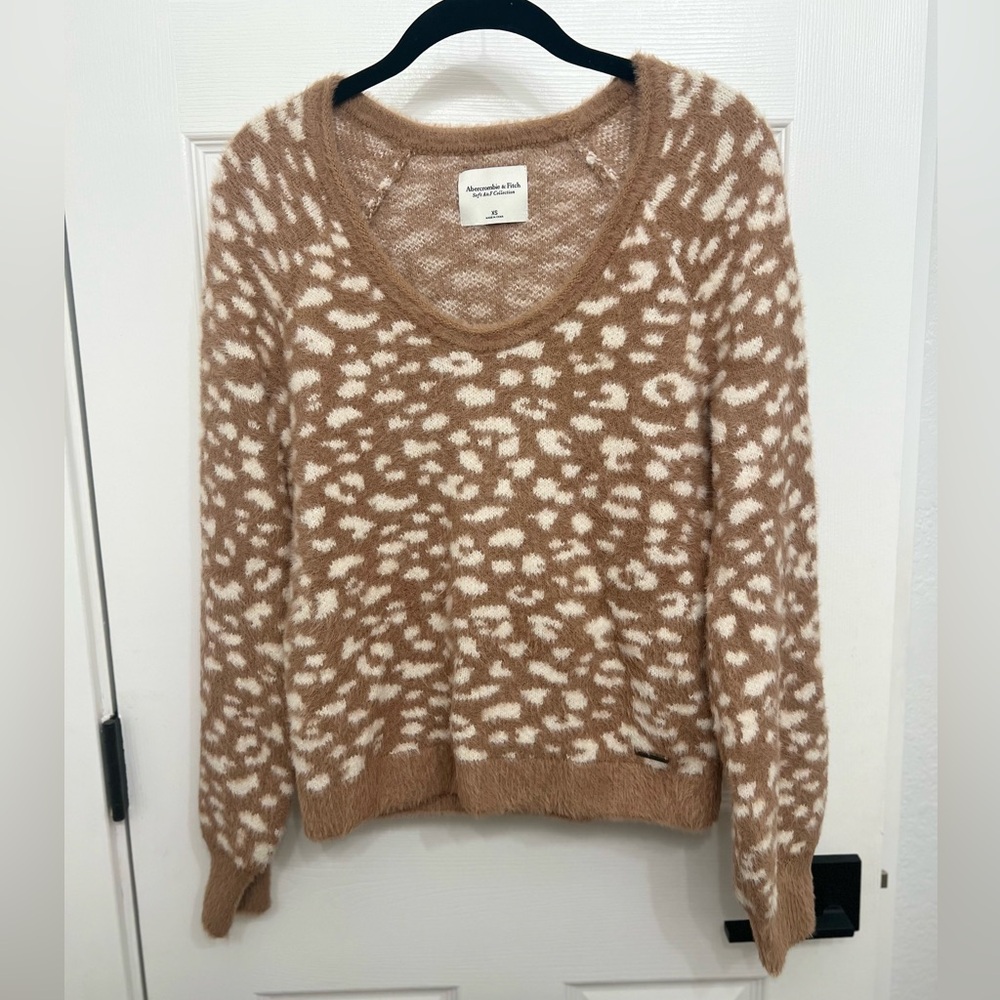 Abercrombie & Fitch Tan and Cream V-Neck Sweater XS SOFT AF COLLECTION